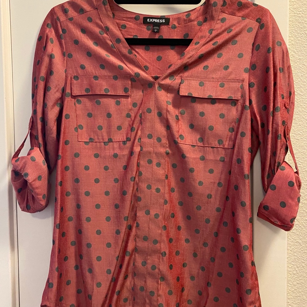 *MOVING SALE* NWOT Red and black polka dot blouse